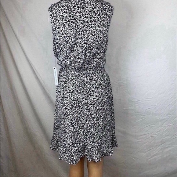 Dress - Picture 4 of 12